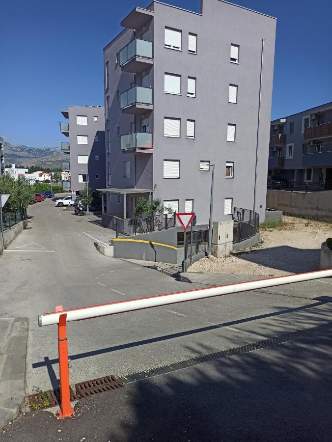 ספליט Cosy Apartment Terrano -Free Private Parking מראה חיצוני תמונה